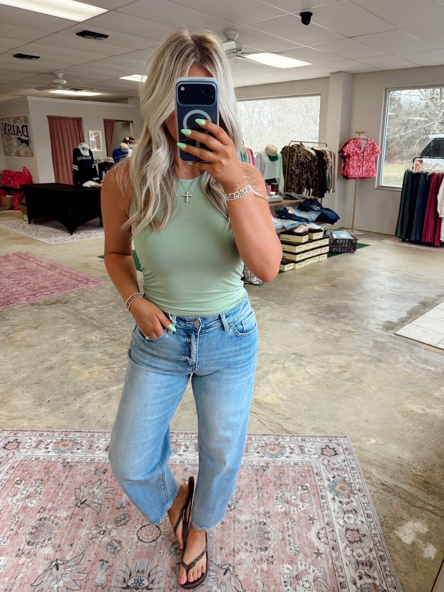 HIGH RISE LIGHT WASH BARREL LEG JEANS