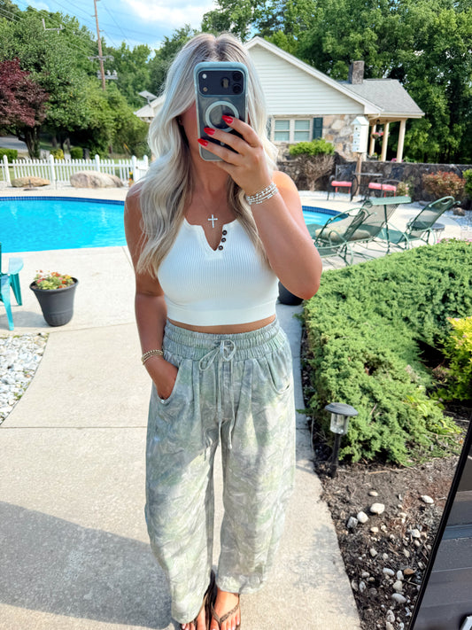 Leslie Camo Barrel Pants