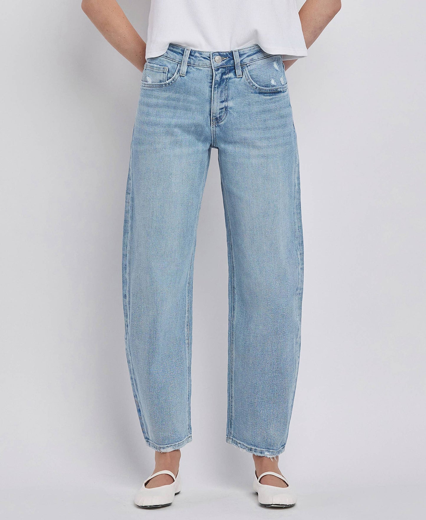 HIGH RISE LIGHT WASH BARREL LEG JEANS