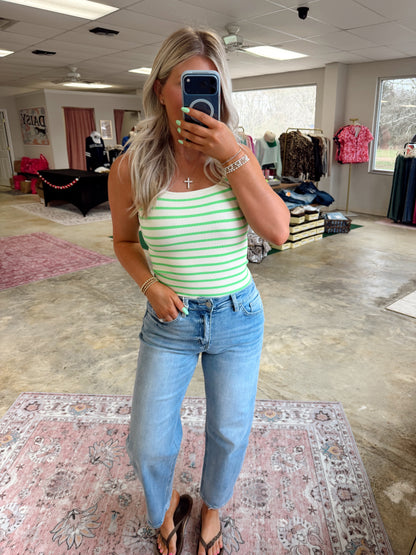 HIGH RISE LIGHT WASH BARREL LEG JEANS