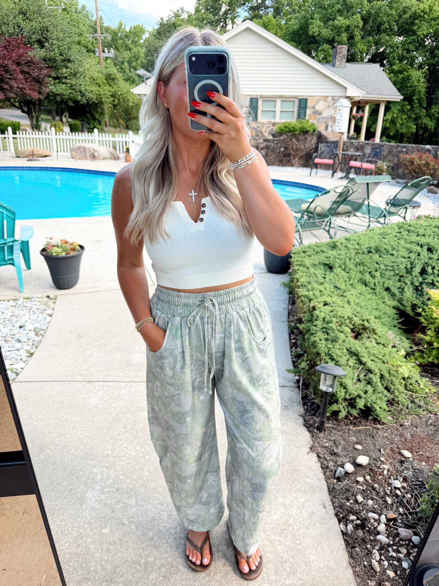 Leslie Camo Barrel Pants