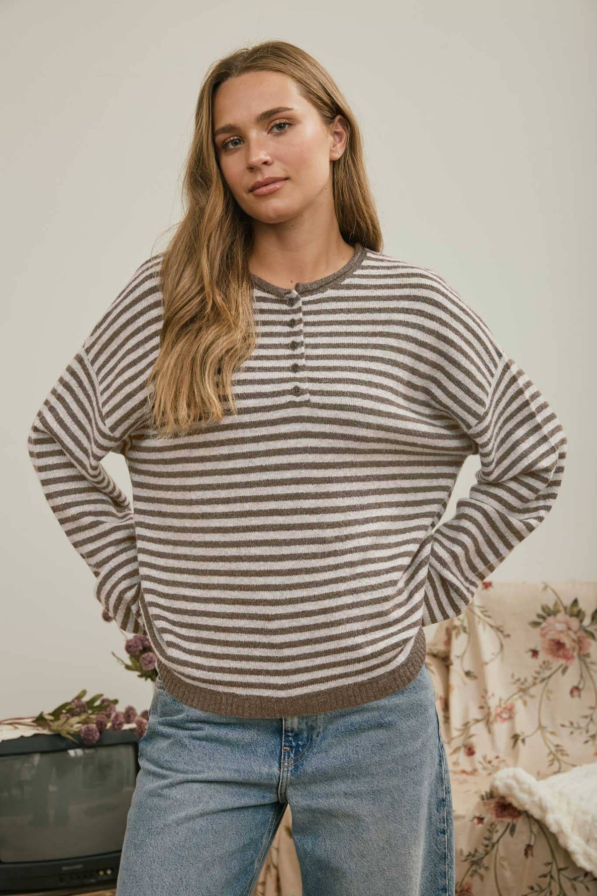 BUTTON HENLEY STRIPE SWEATER