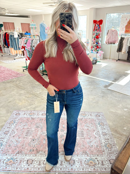 TURTLE NECK KNIT TOP