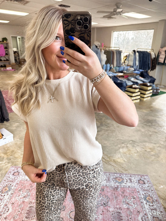 RIBBED SHORT SLEEVE TOP