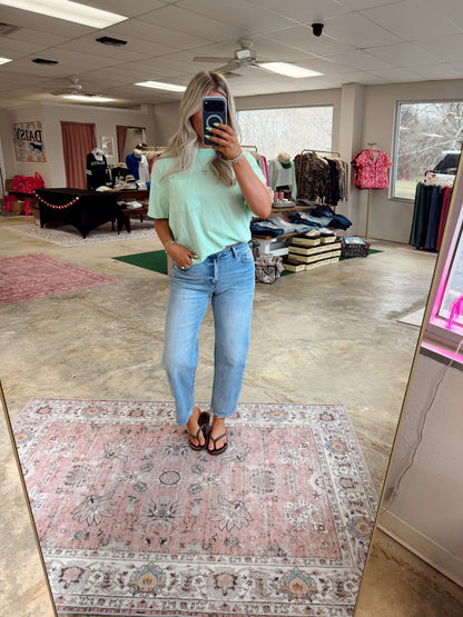 HIGH RISE LIGHT WASH BARREL LEG JEANS