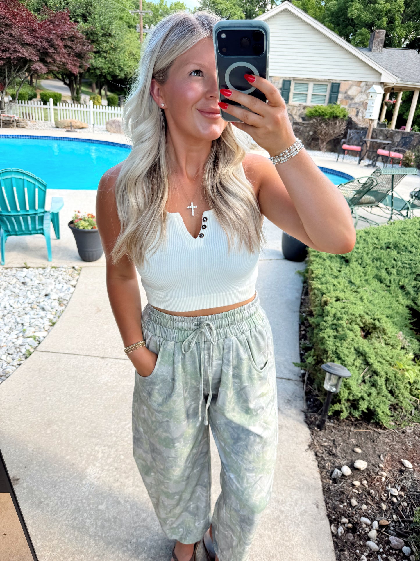 Leslie Camo Barrel Pants