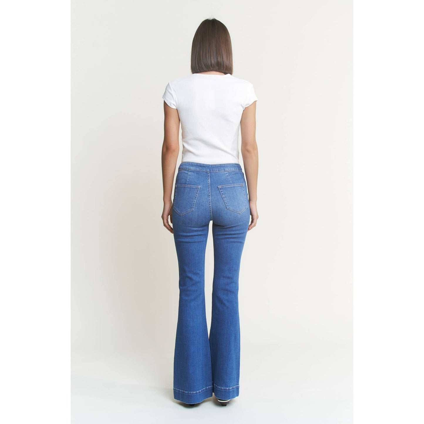 HIGH RISE FLARE WITH BUTTON PATCH POCKET